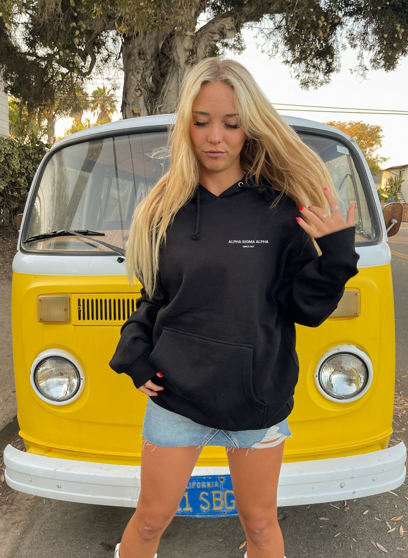 Simple sweatshirt online designs